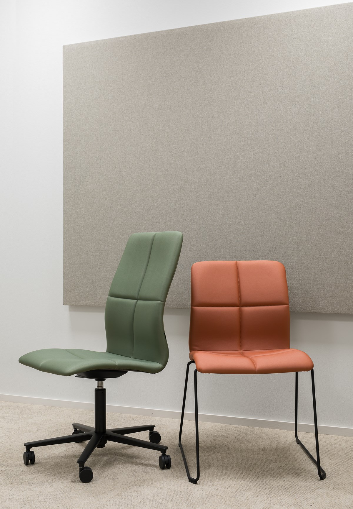 Lekolarin valikoimasta löytyy tyylikkäät tuoliratkaisut neuvottelu- ja henkilökunnan tiloihin