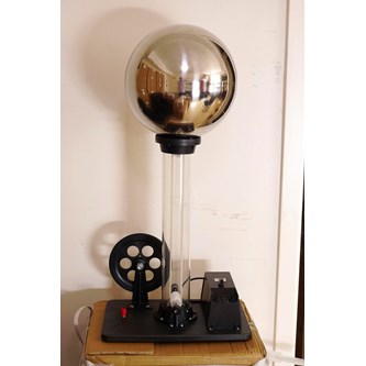 Van de Graaff nauhageneraattori