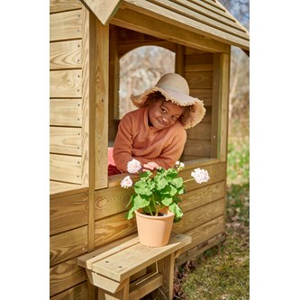 Croft leikkimökki verannalla