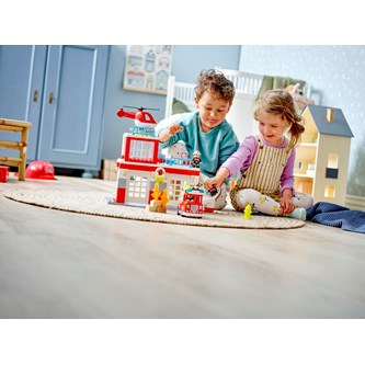 LEGO® DUPLO® Paloasema ja helikopteri