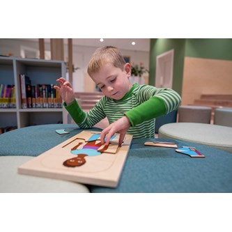 EDUCO Kerrospalapeli pue tyttö, 24 palaa