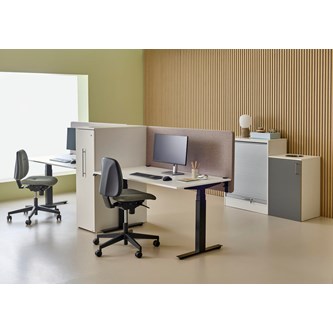 Chat FSC työpöytä DL 140x80 cm, musta jalusta