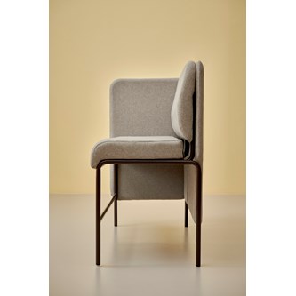 Adapt 120 sohva, matala selkänoja, sivupaneeli oikealla, ik 65, K 108