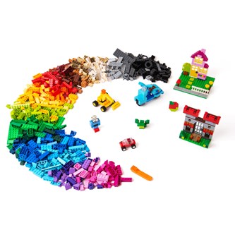 LEGO® Fantasiapakkaus ja Luovuuden salkku