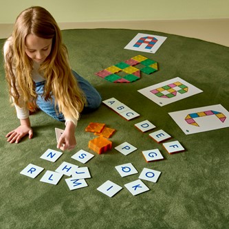 Mag Genius magneettiset kirjaimet, suuraakkoset, 65 kpl