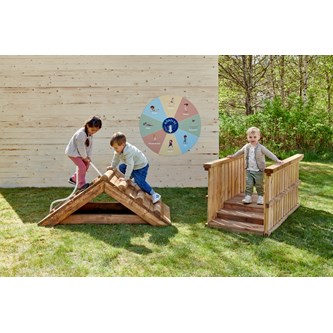 Cosy pieni kiipeilypyramidi