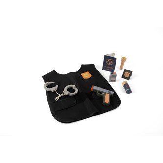 Dantoy Roolisetti, poliisi