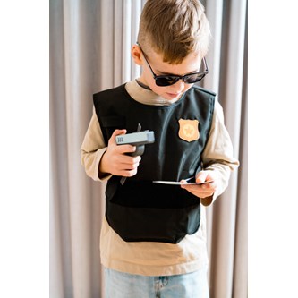 Dantoy Roolisetti, poliisi