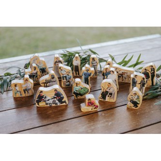 Puuhahmot, arjen sankarit, 18 kpl