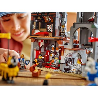 LEGO® Creator 3in1 Keskiaikainen hevosritarilinna 31168
