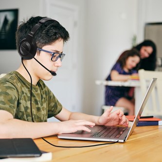 Kuulokkeet AVID AE-55, mikrofonilla, USB-C