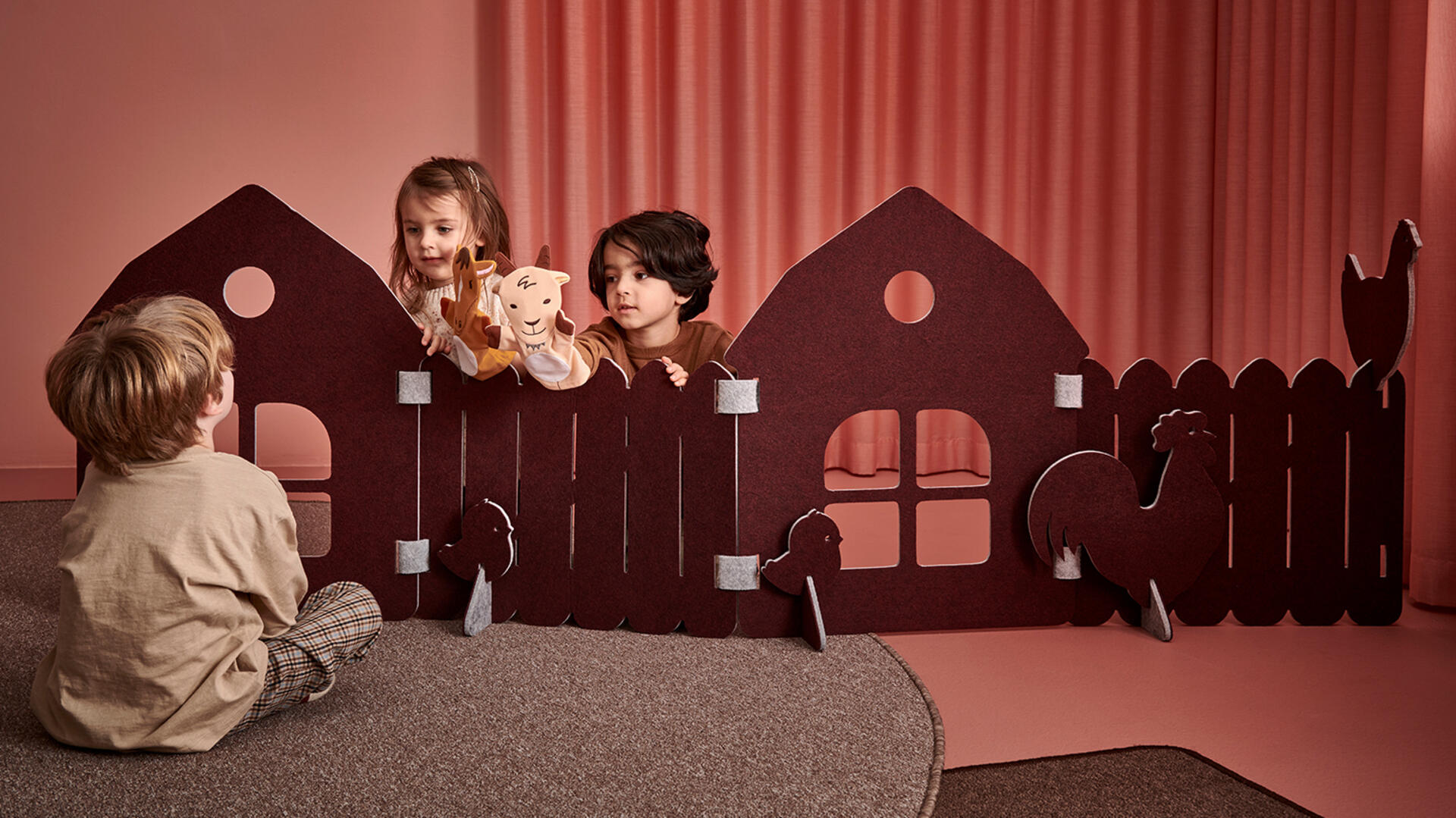 Leikkisermit ja -paneelit