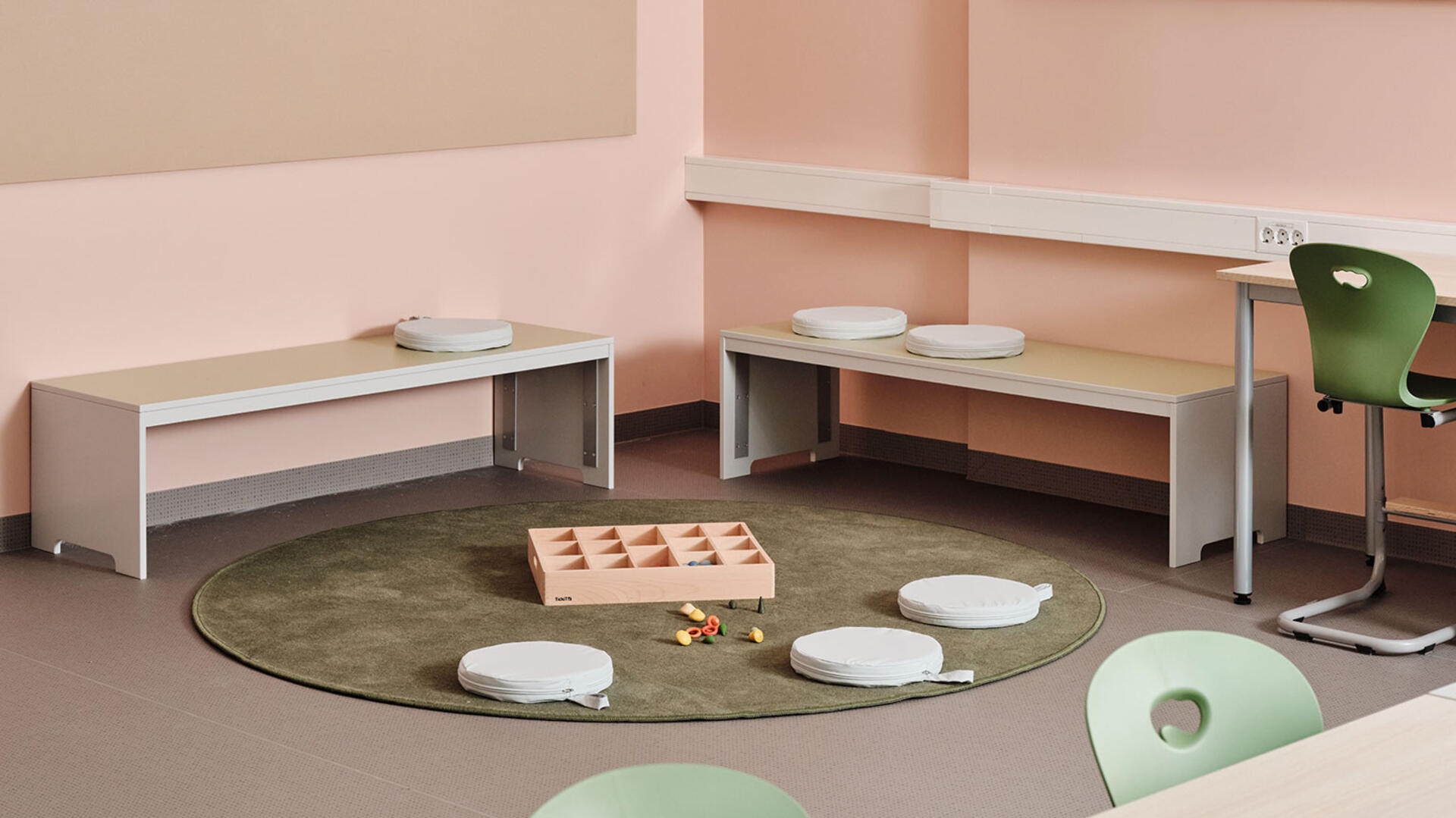 Penkit ja ryhmäpöydät