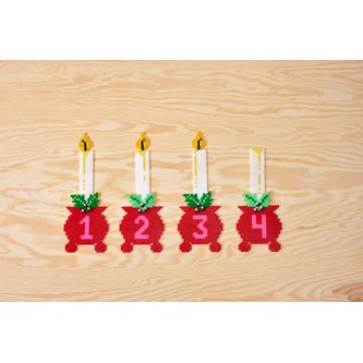 Adventtikynttilät puuhahelmistä