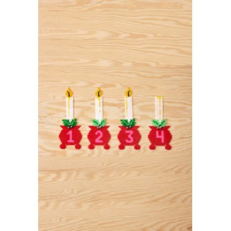 Adventtikynttilät puuhahelmistä