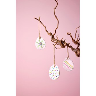 Pääsiäismunakoriste savesta