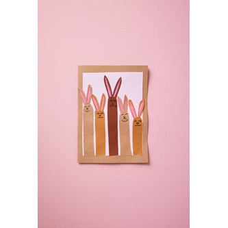 Pääsiäiskortti pupuperheellä