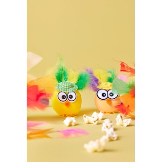 Pääsiäistiput hatuilla