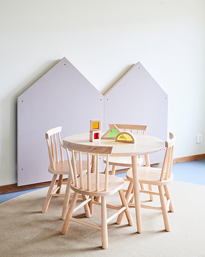 Ihastuttava Pikku Myy -pöytäryhmä